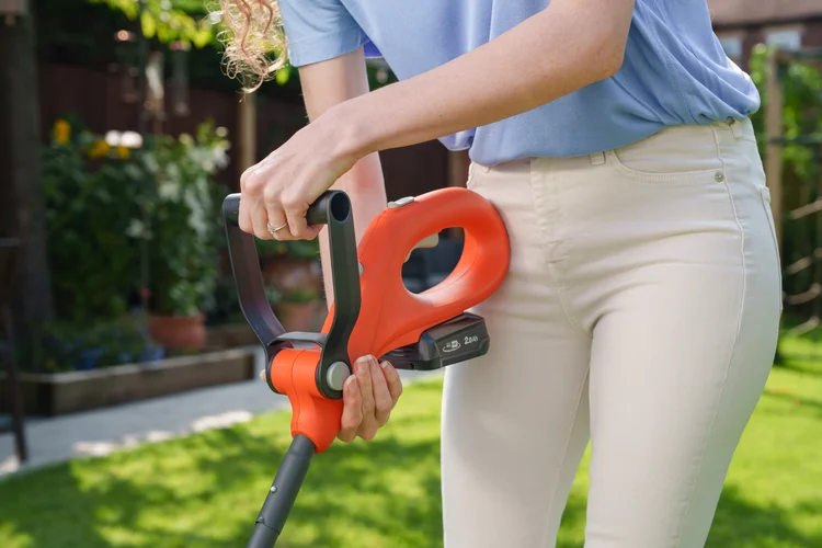 18V SimpliTrim 250 (Solo - without Battery and charger)