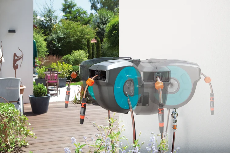 Dispozitiv de perete pentru furtun Comfort 15 roll-up automatic