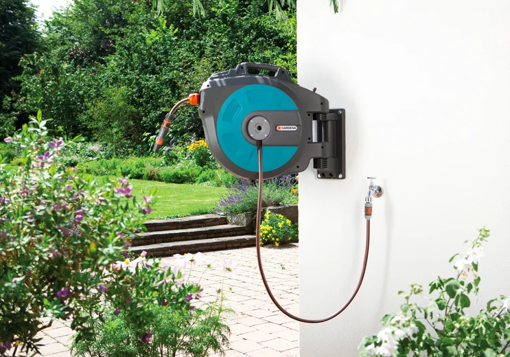 Dispozitiv de perete pentru furtun Comfort 25 roll-up automatic