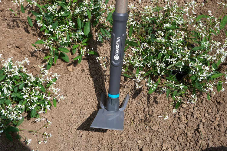 NatureLine Garden Hoe