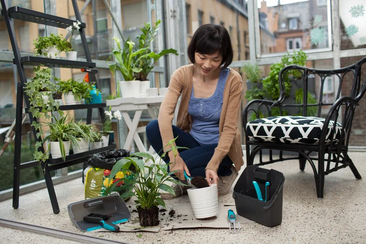 Puutarhatyökalusarja parvekkeelle