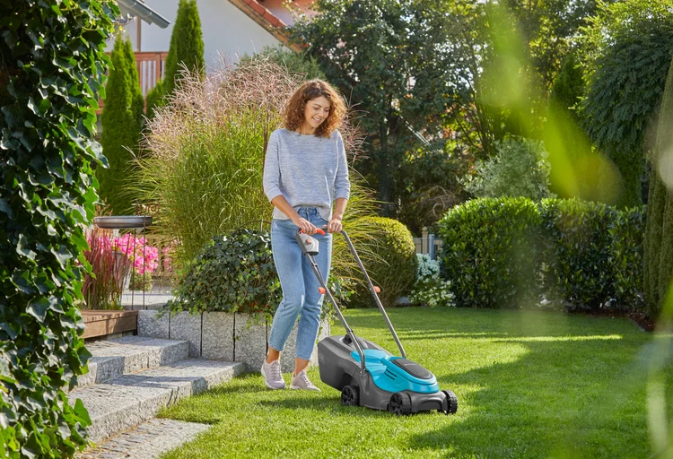 Battery Lawnmower PowerMax 30/18V P4A solo