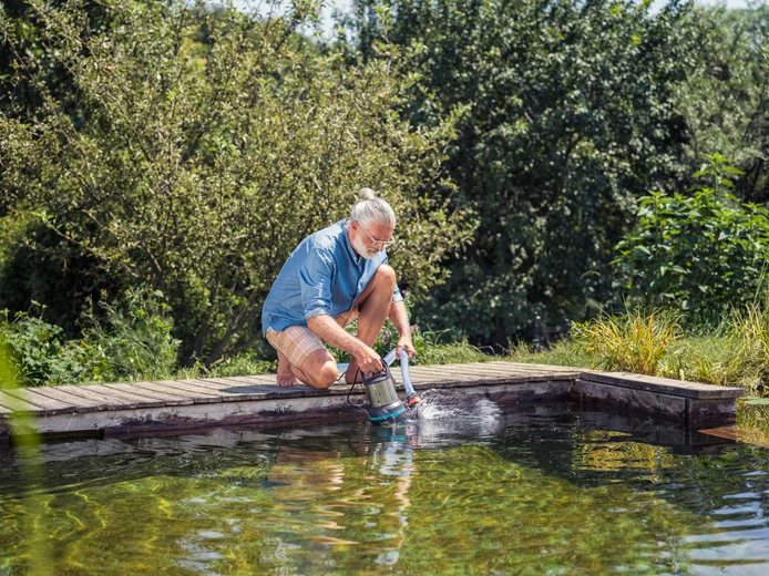 Pompe d'évacuation pour eaux chargées 20000 AquaSensor - GARDENA