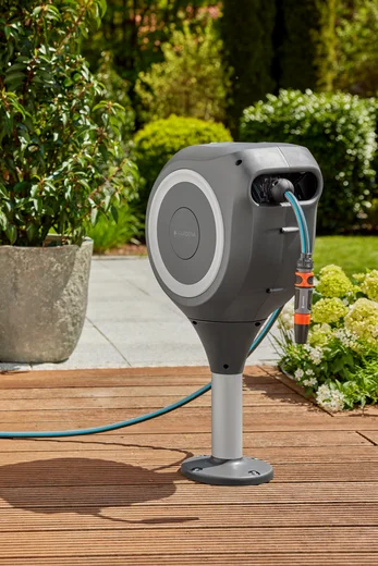 Terrassen-Schlauchbox RollUp M, 20 m Schlauch, weiß