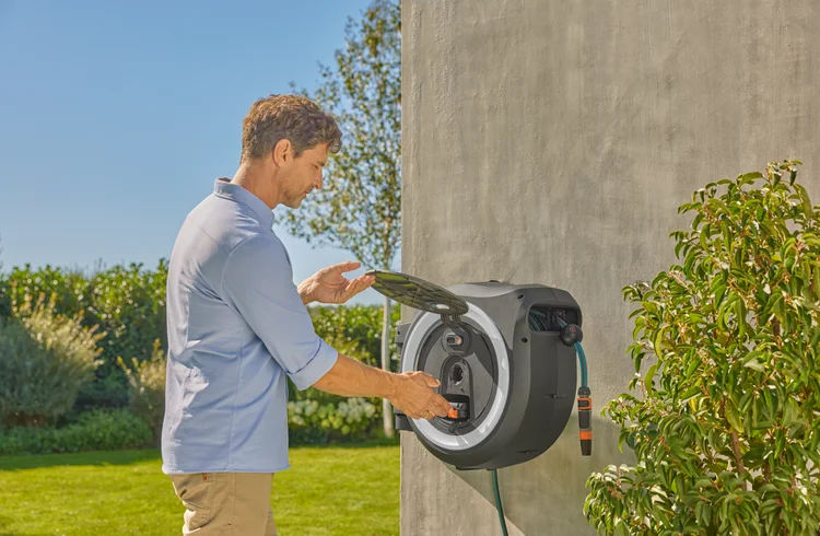 Dévidoir automatique mural sur batterie PowerRoll XXL, tuyau de 40- Kit prêt à l'emploi