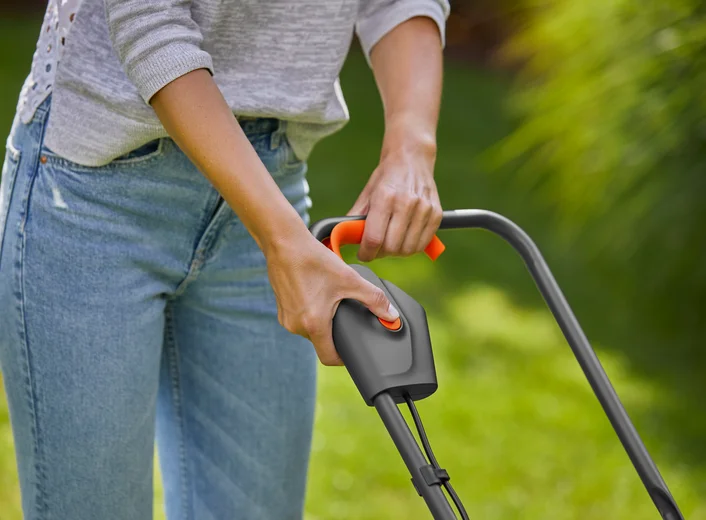 Battery Lawnmower PowerMax 30/18V P4A solo