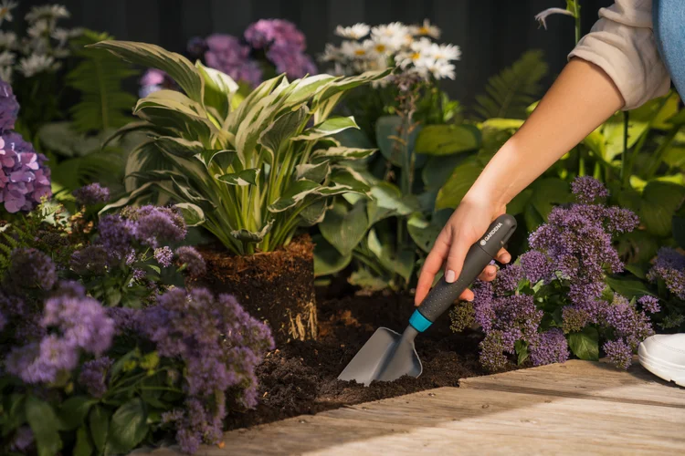 Hand trowel