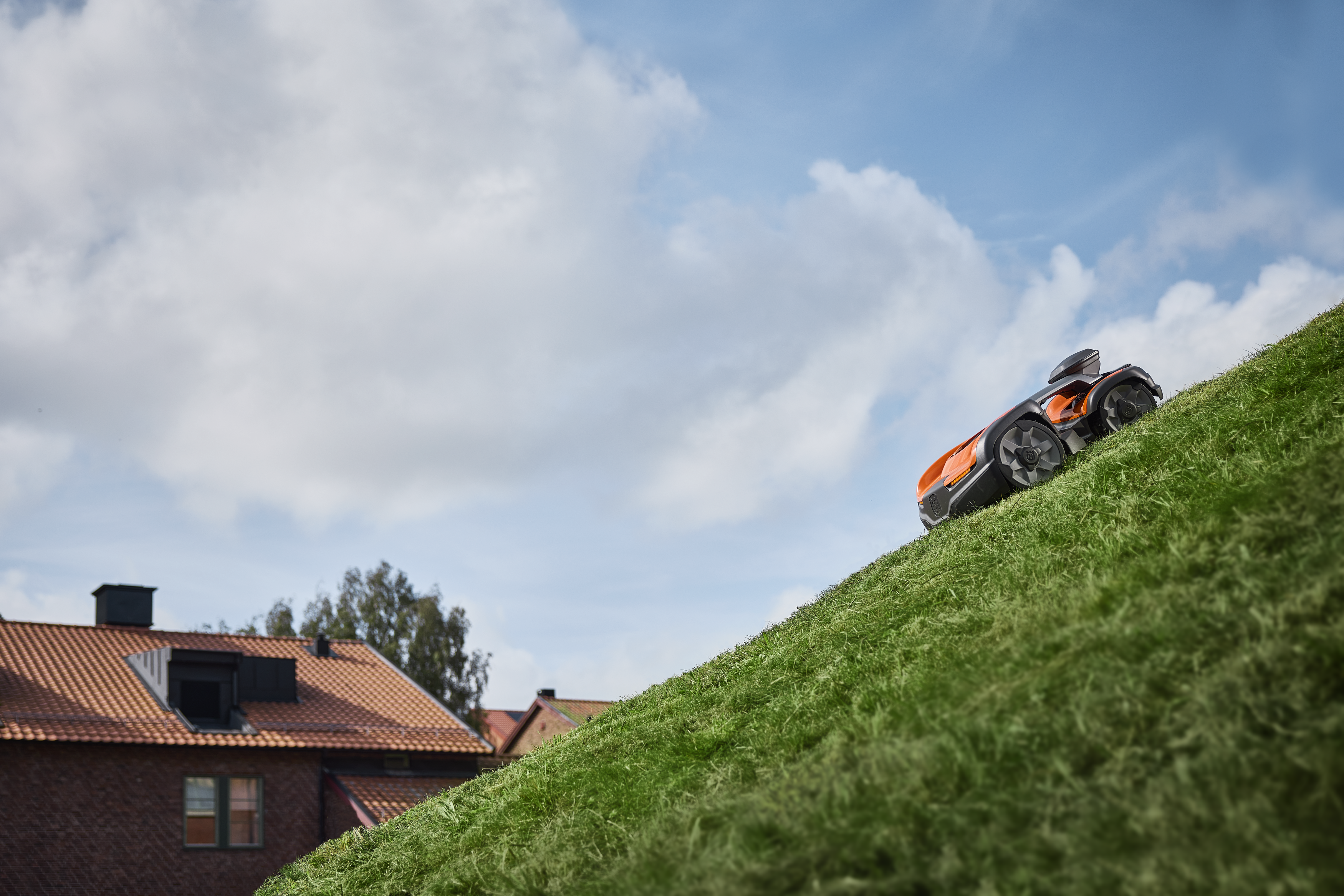 Husqvarna Automower® 535 AWD EPOS® — fotografie 1