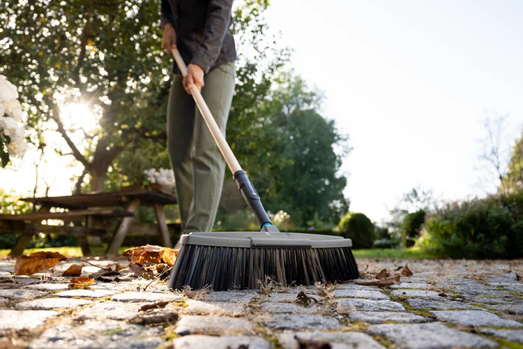 PureLine – szczotka do zamiatania ulicy, Narzędzia ogrodowe