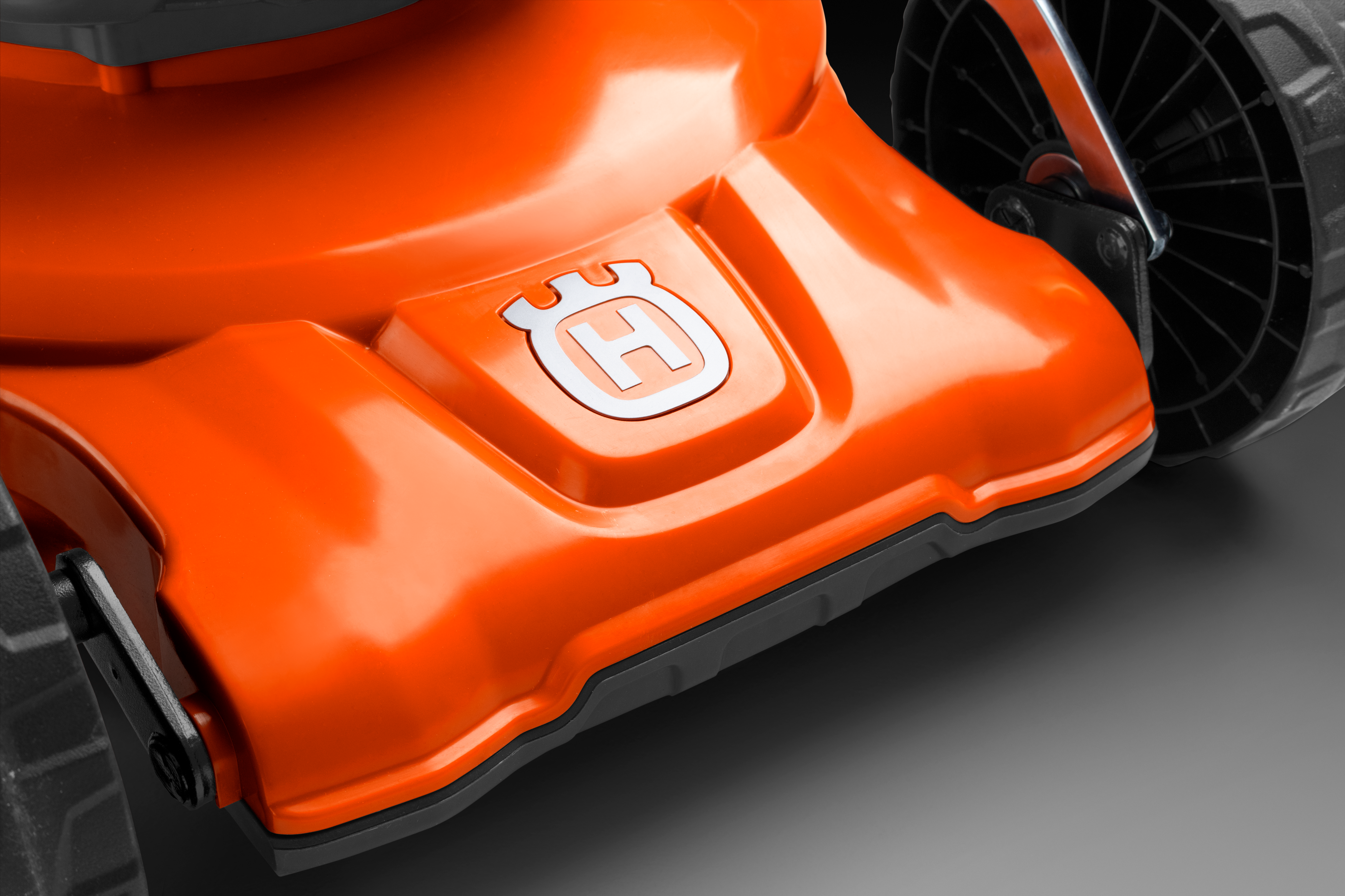 Easy grip for lifting in the front