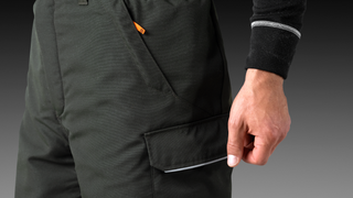 Useita taskuja, Toiminnalliset housut