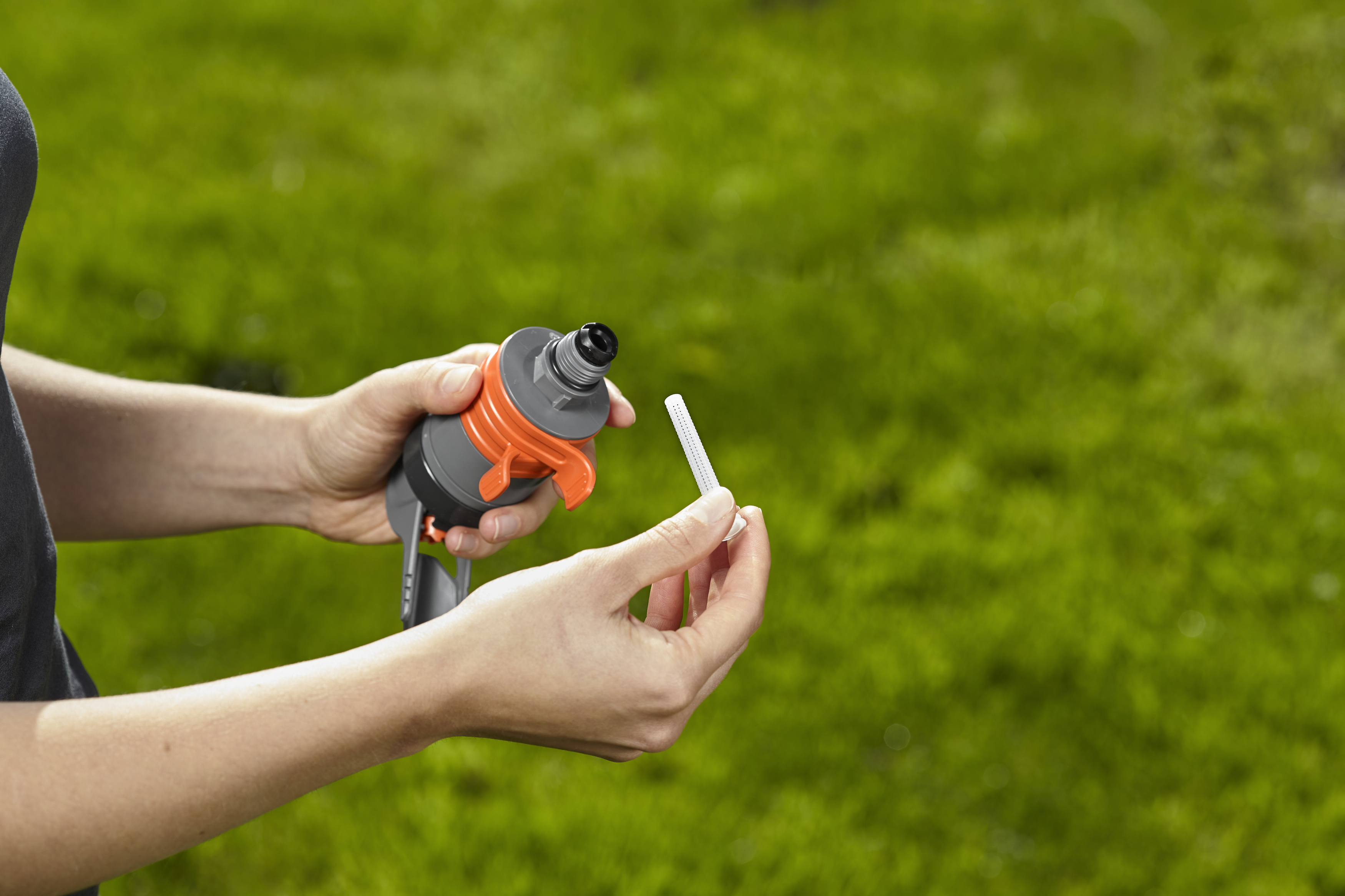 Turb&iacute;nov&yacute; zavlažovač s kol&iacute;kom Comfort