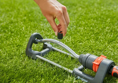 Arroseur oscillant GARDENA Surface 220m² Portée 17m max Résistant UV et gel Garantie - vue 7
