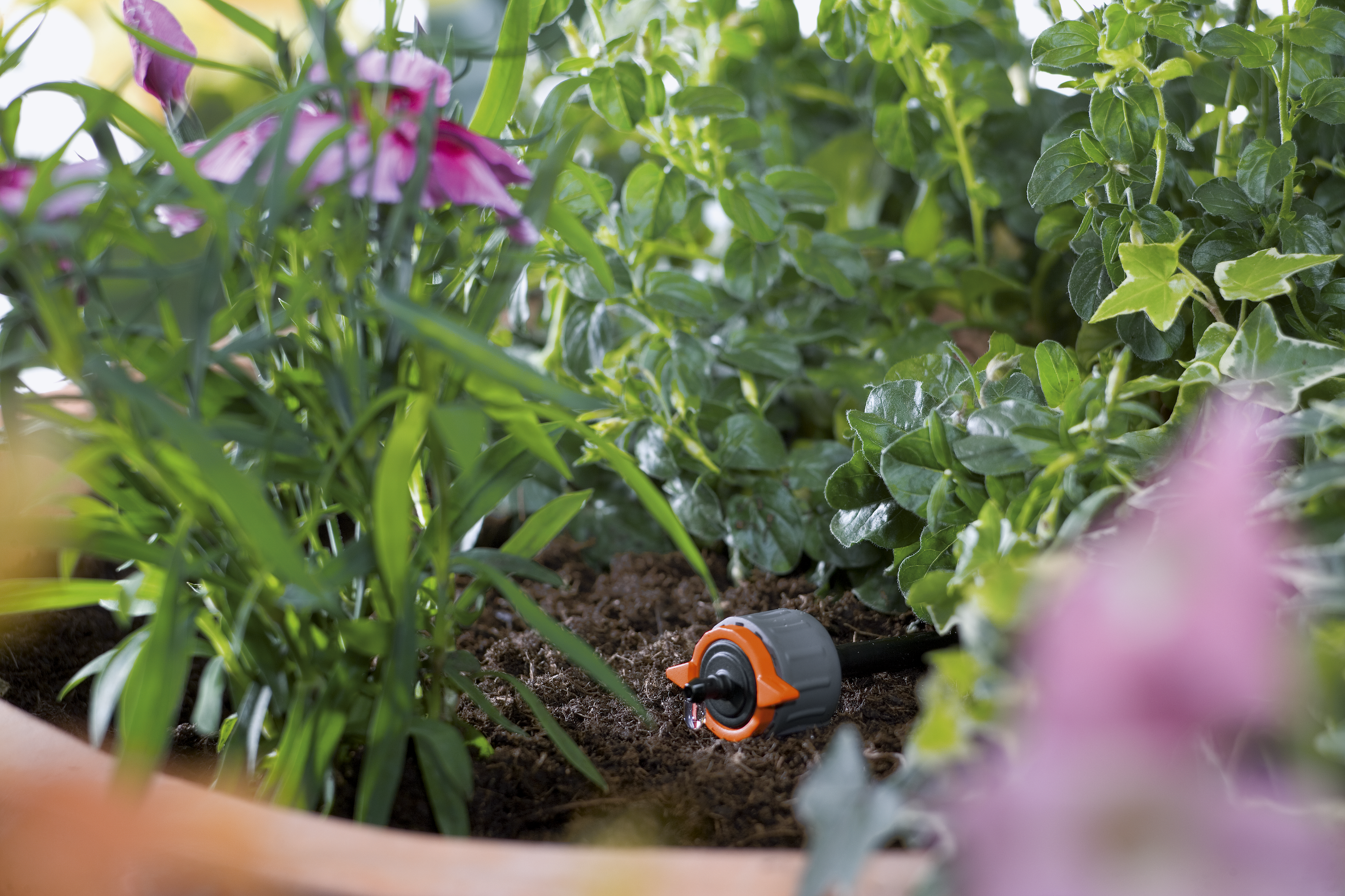 Picurător de capăt reglabil, cu egalizare de presiune