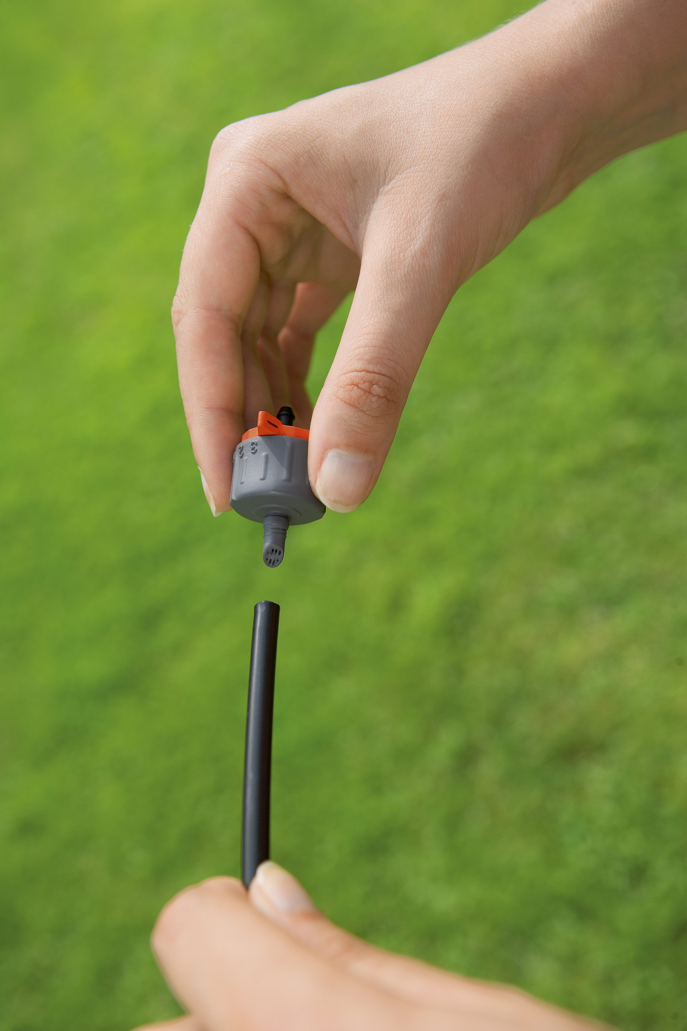 Picurător de capăt reglabil, cu egalizare de presiune