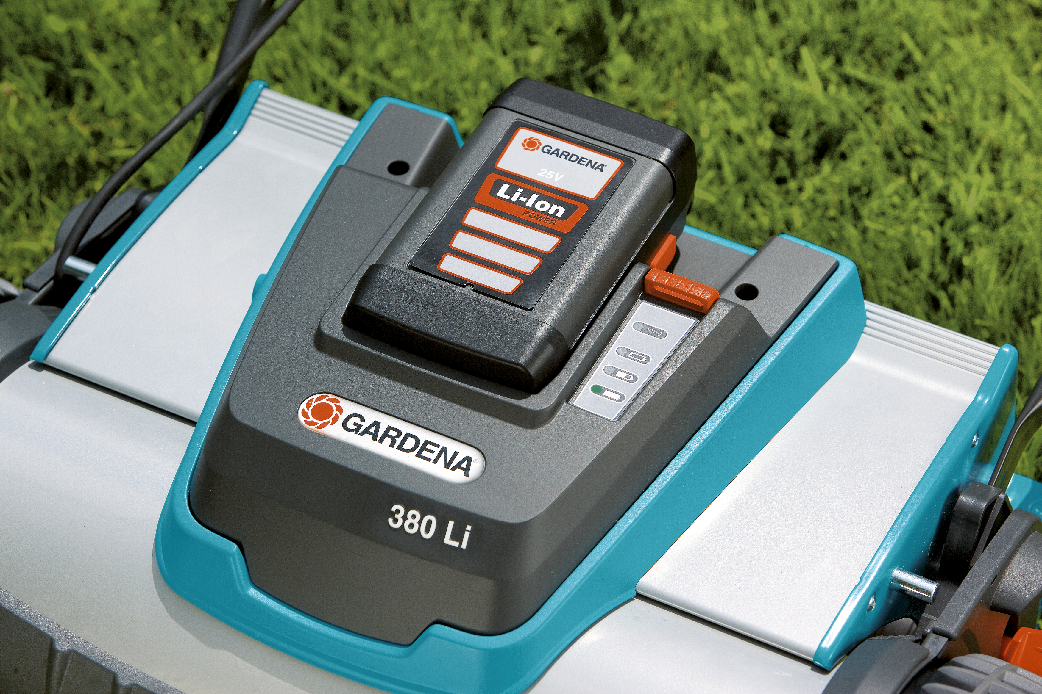 Maşină de tuns iarbă 380 Li