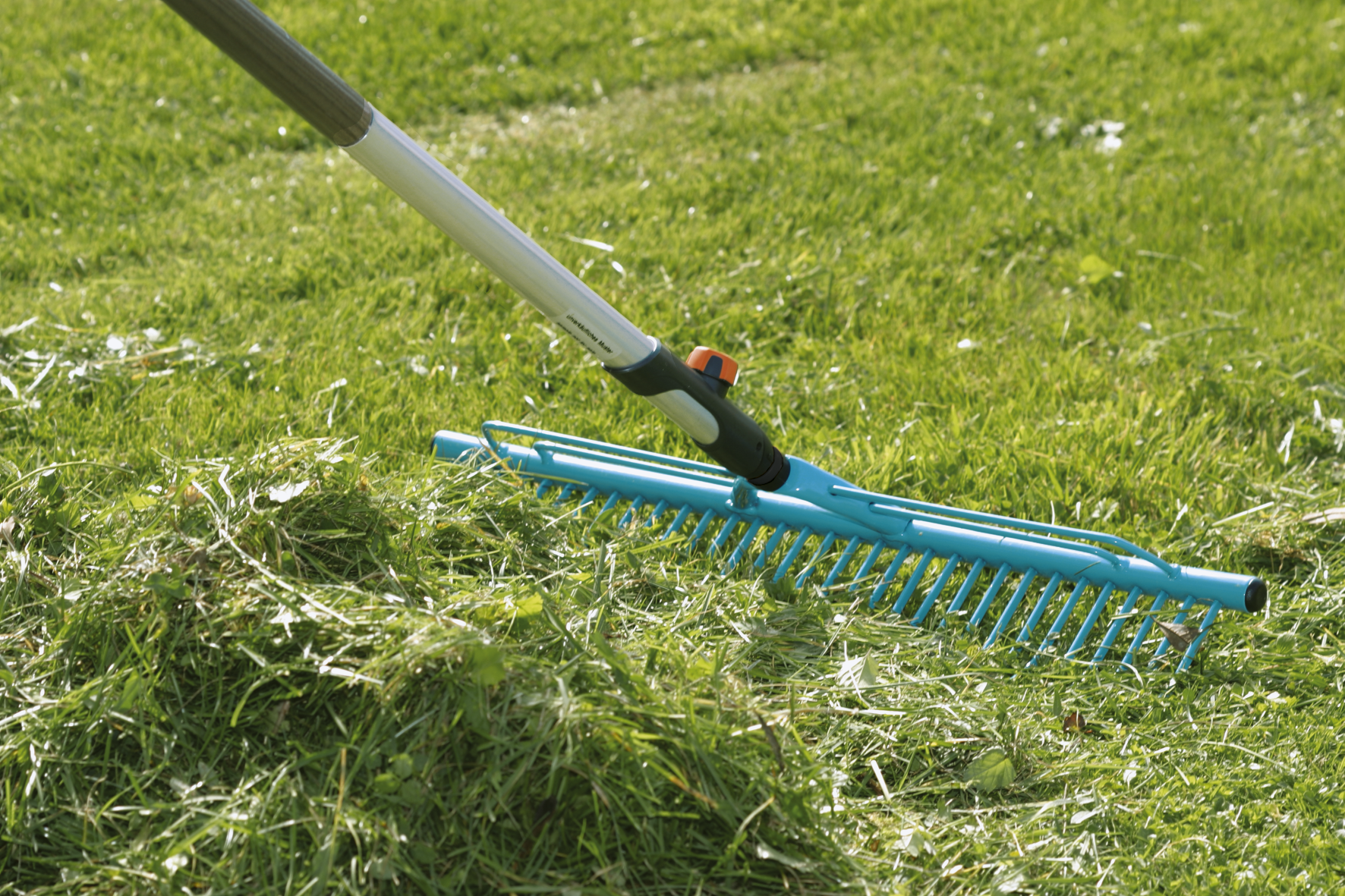 Rastrello per erba