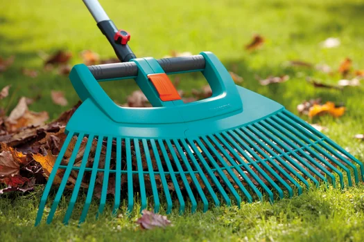 Balai à gazon 2 en 1 Combisystem® GARDENA Plastique renforcé 77cm 32 dents Garantie - vue 9