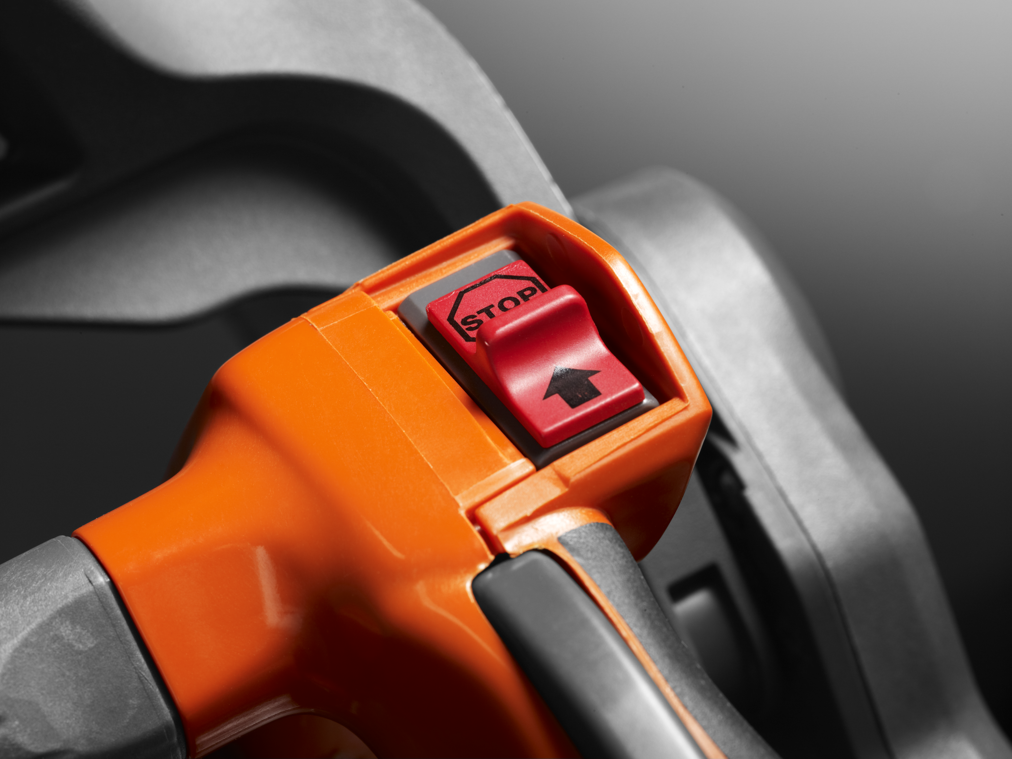 Auto return stop switch