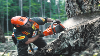 Reťazov&aacute; p&iacute;la 576 XP