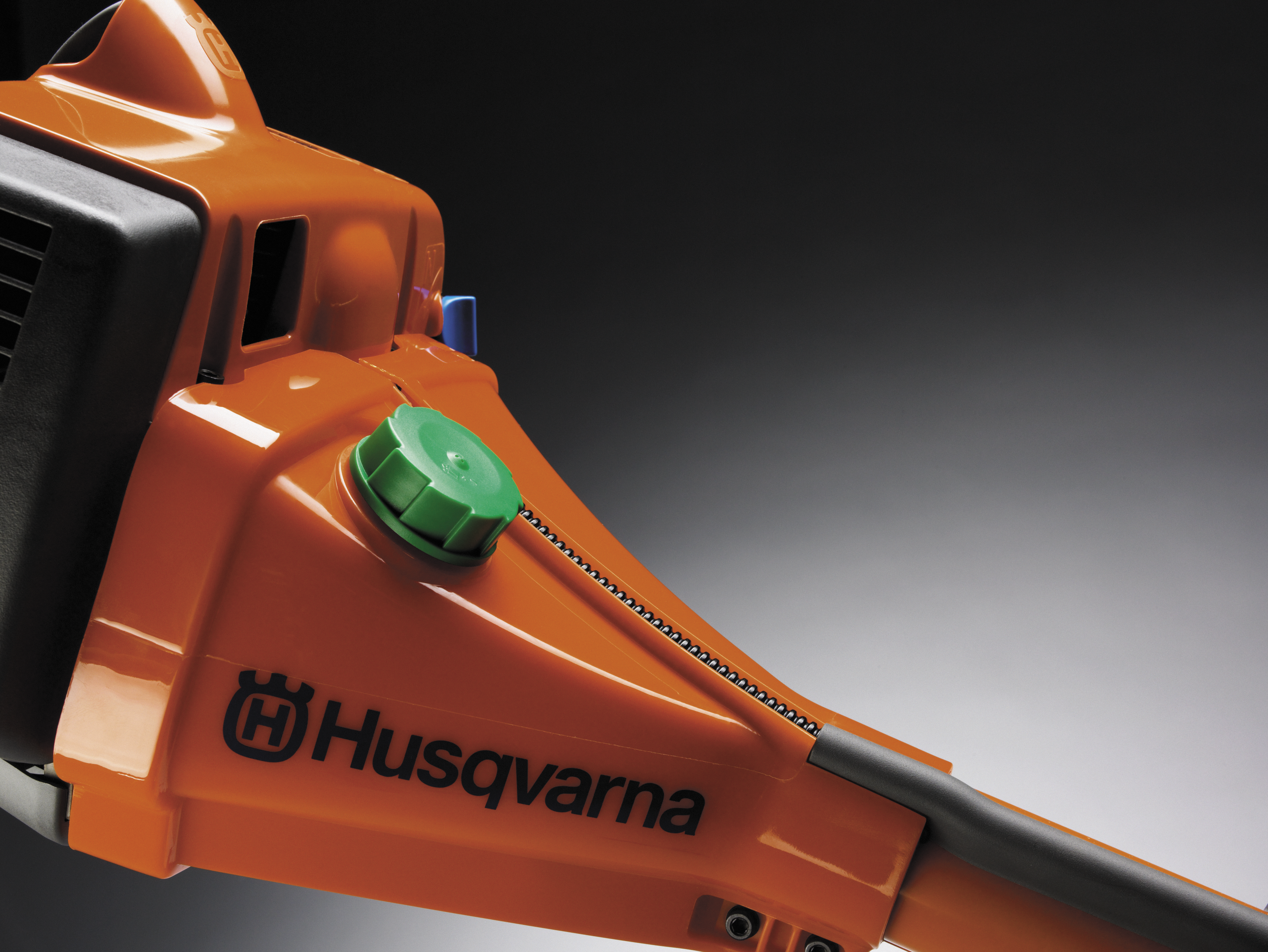 Transparent fuel tank