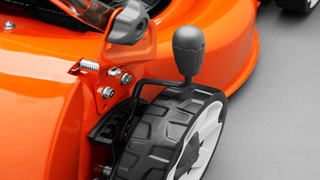 Keskitetty leikkuukorkeuden säätö, LC 140S