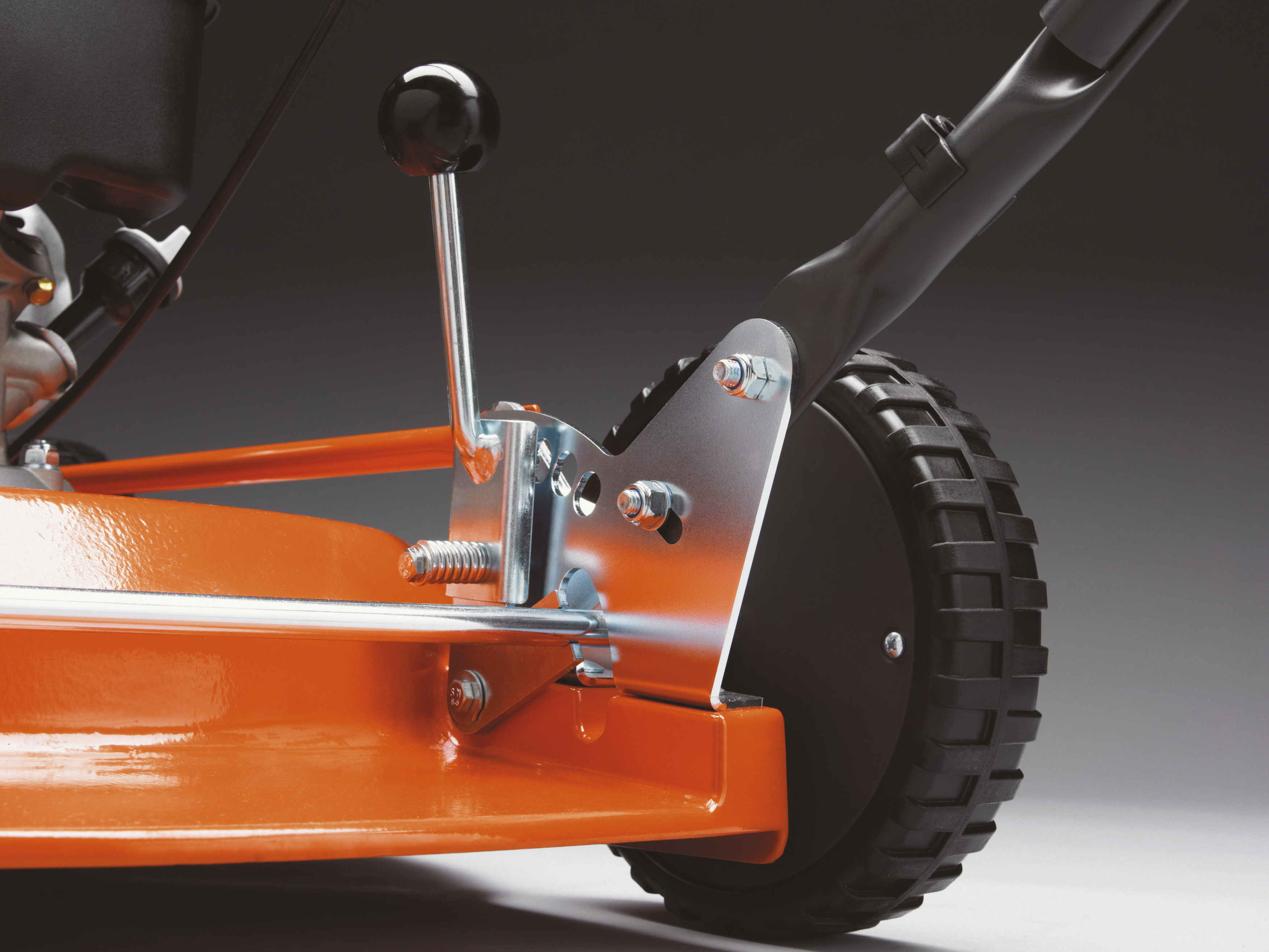 Cutting height adjustment