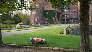 Automatická kosačka 550