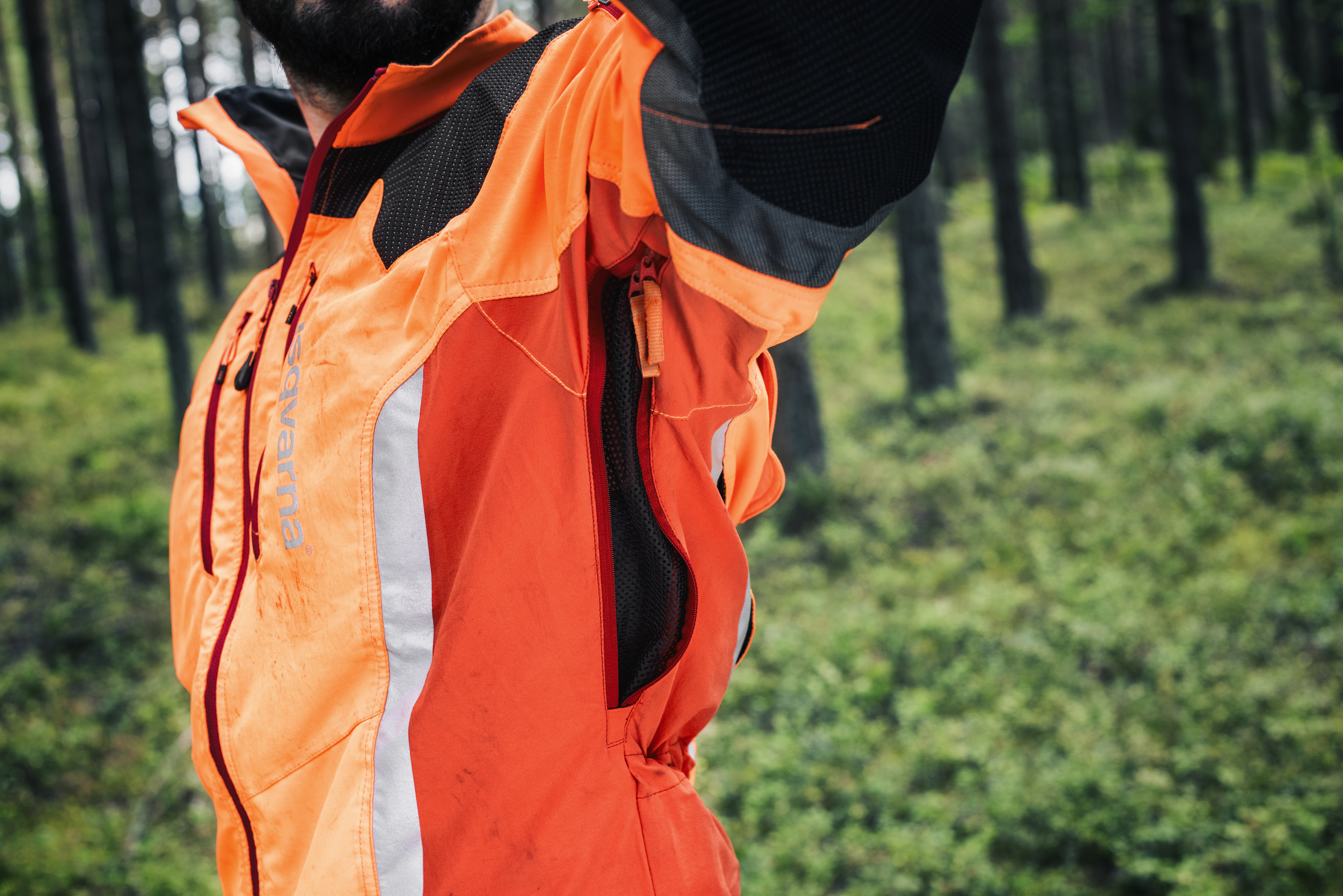 Ventilatieritsen onder de mouwen