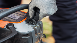 Výklopný uzáver nádrže, 550i XP