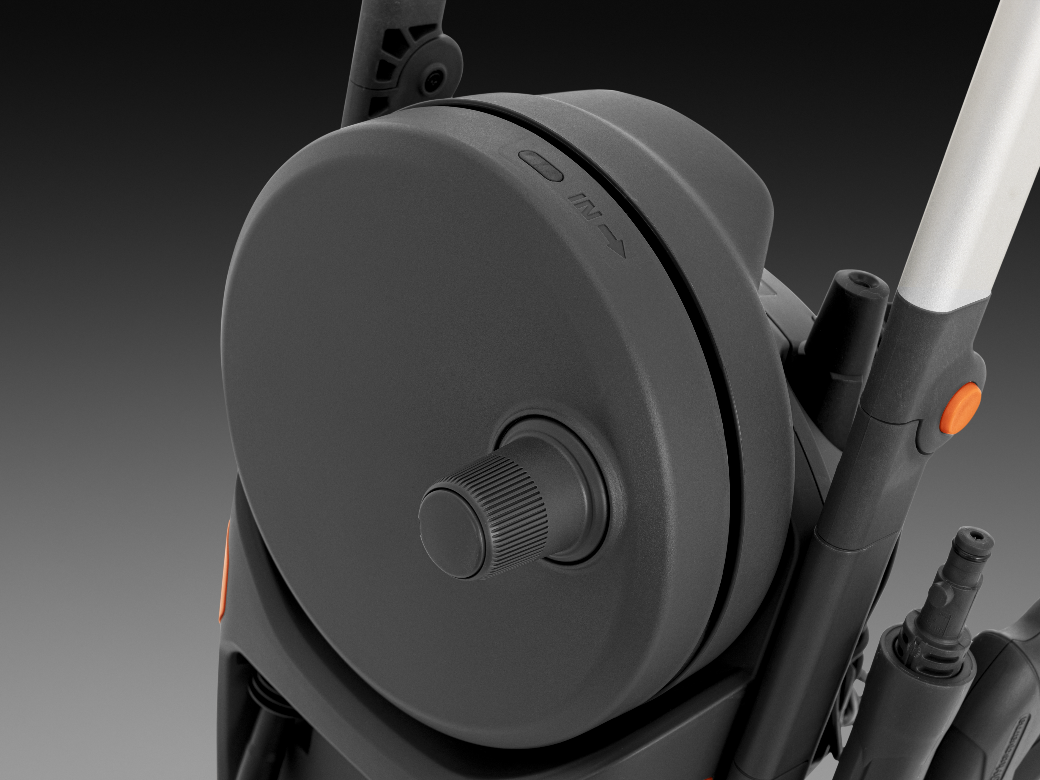 Hose reel with support guide