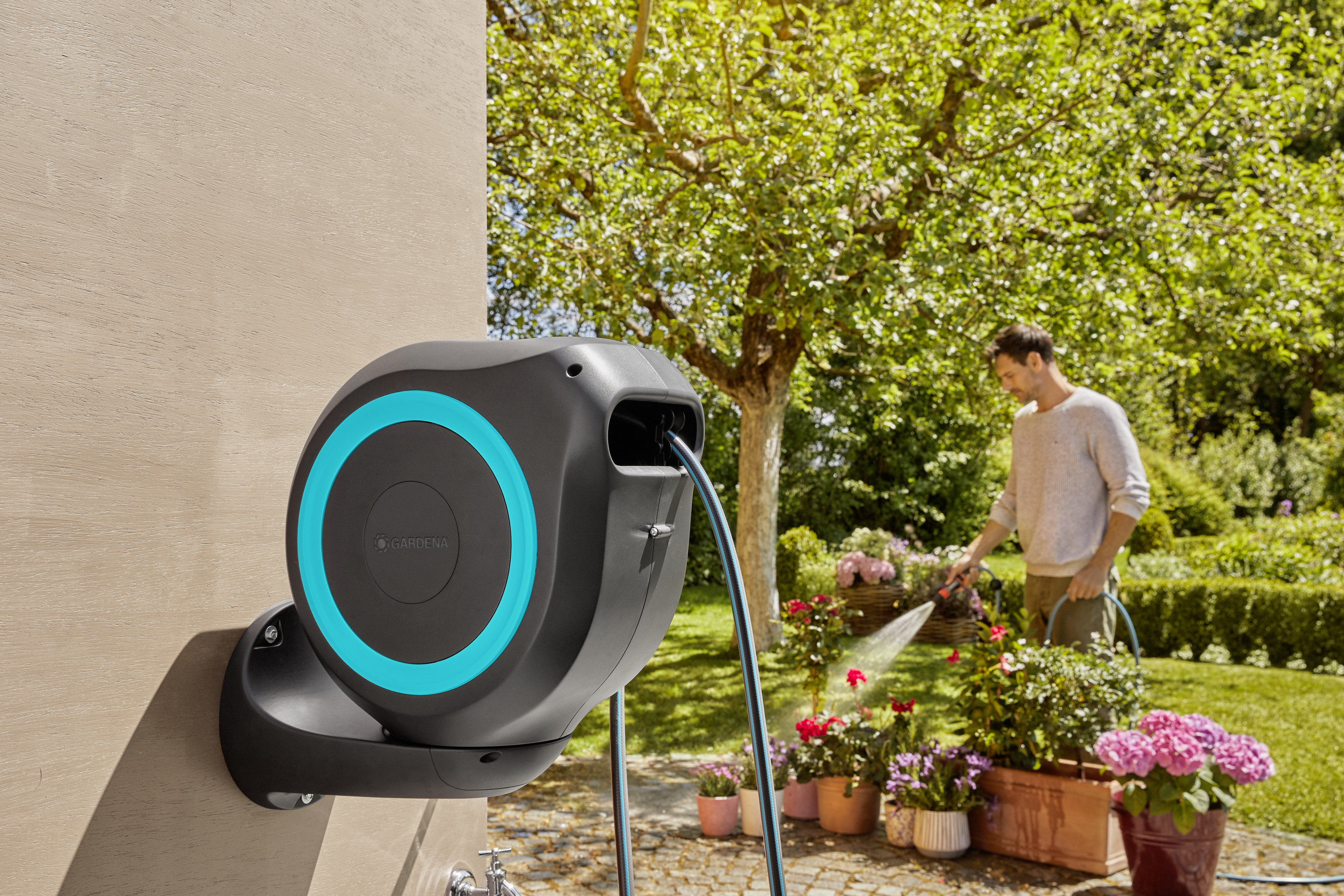 Seinale kinnitatav voolikupool RollUp M