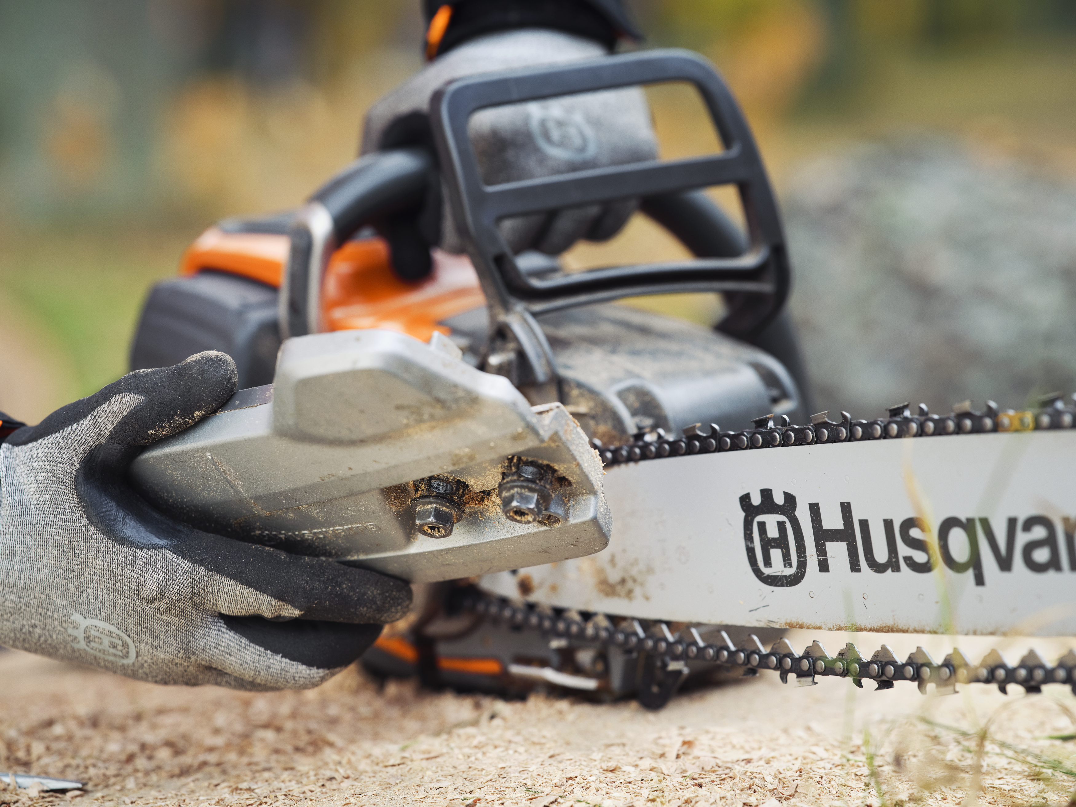 Matice na lište s ochranou proti vypadnutiu