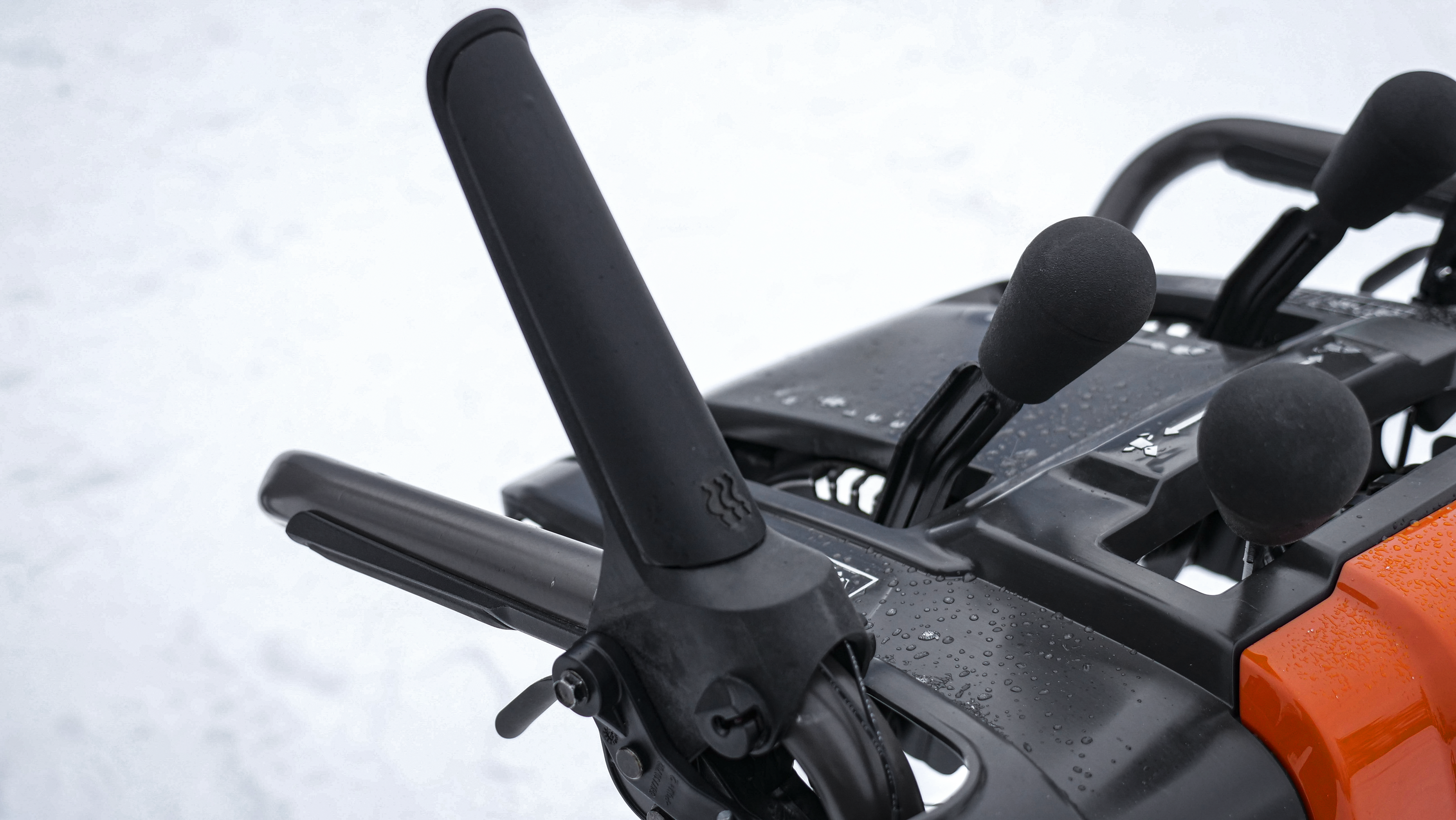 HUSQVARNA ST 124 — fotografie 9