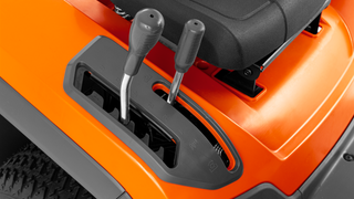 Reglarea înălțimii de tăiere montată pe pârghie