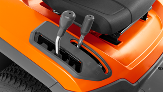 Reglarea înălțimii de tăiere montată pe pârghie