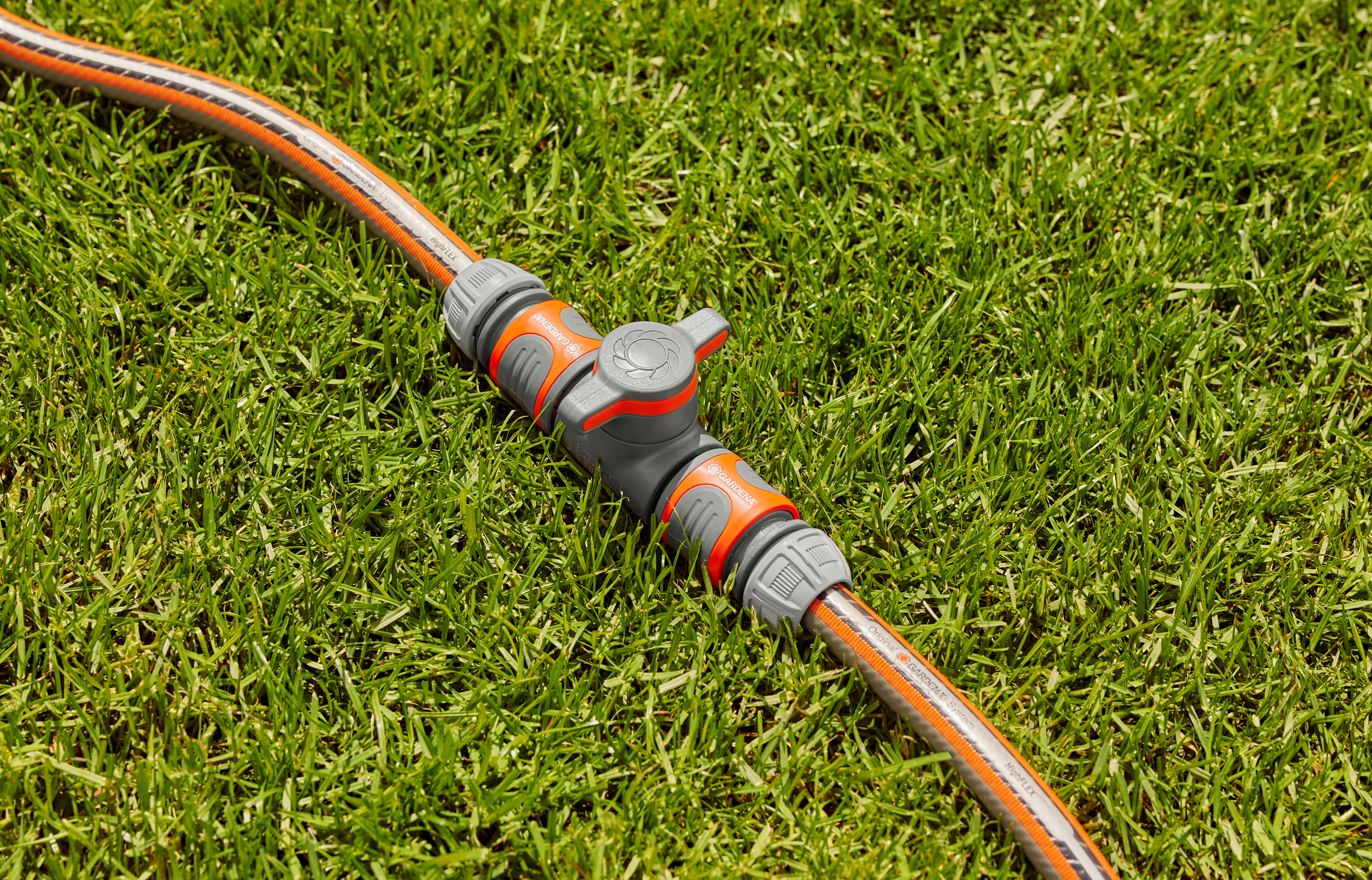 Coupling with Flow-Control Valve