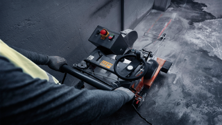 FS 600 E elektrisk gulvsag i aksjon