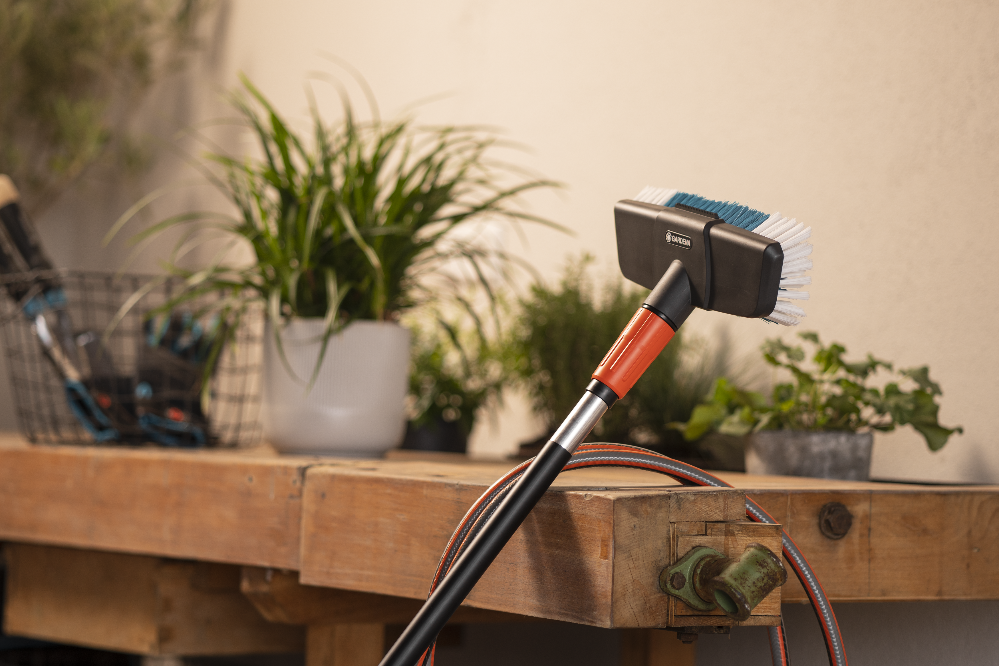 Cleansystem Handle Brush hard, wet cleaning of larger areas