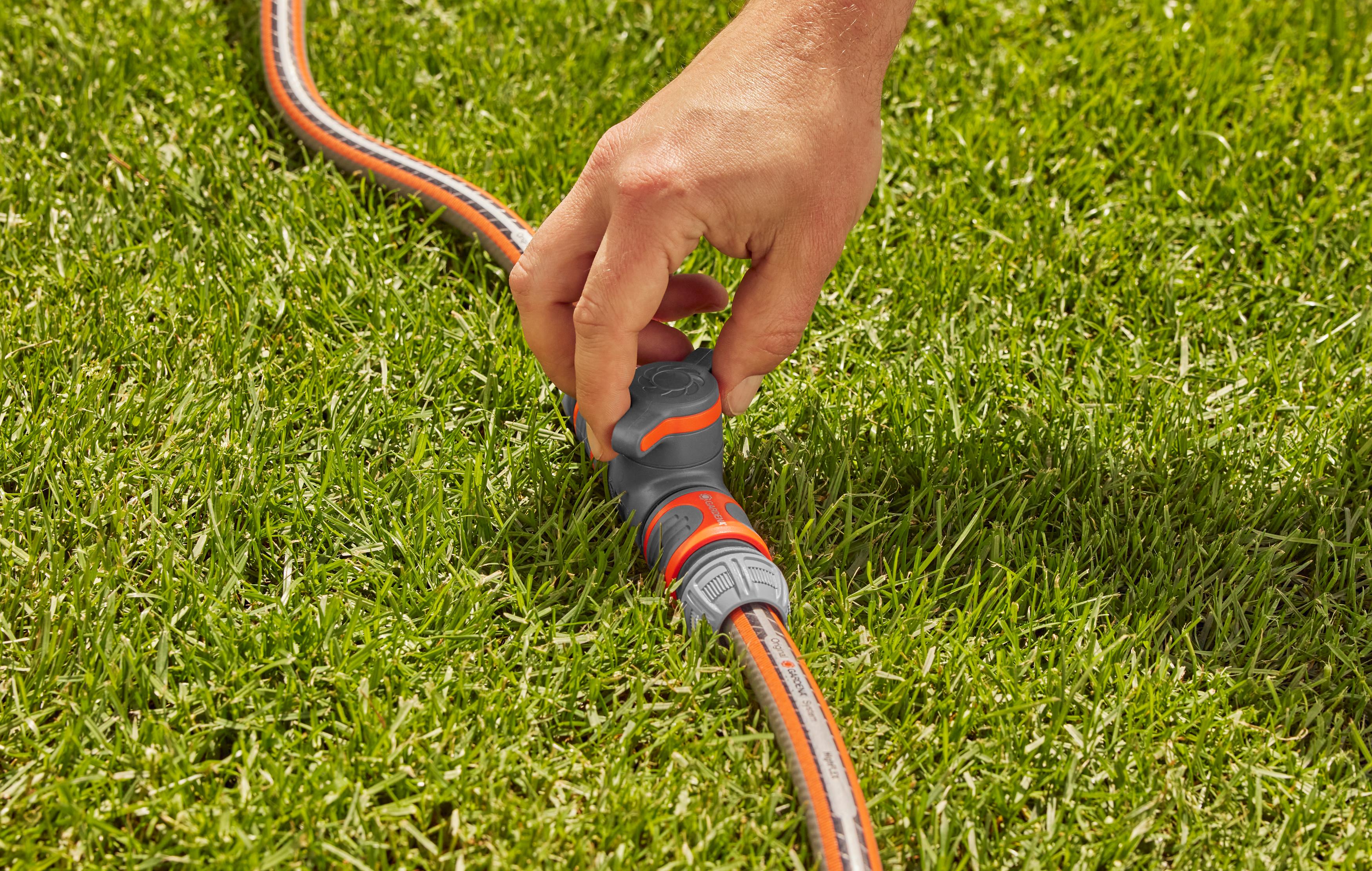 Coupling with Flow-Control Valve