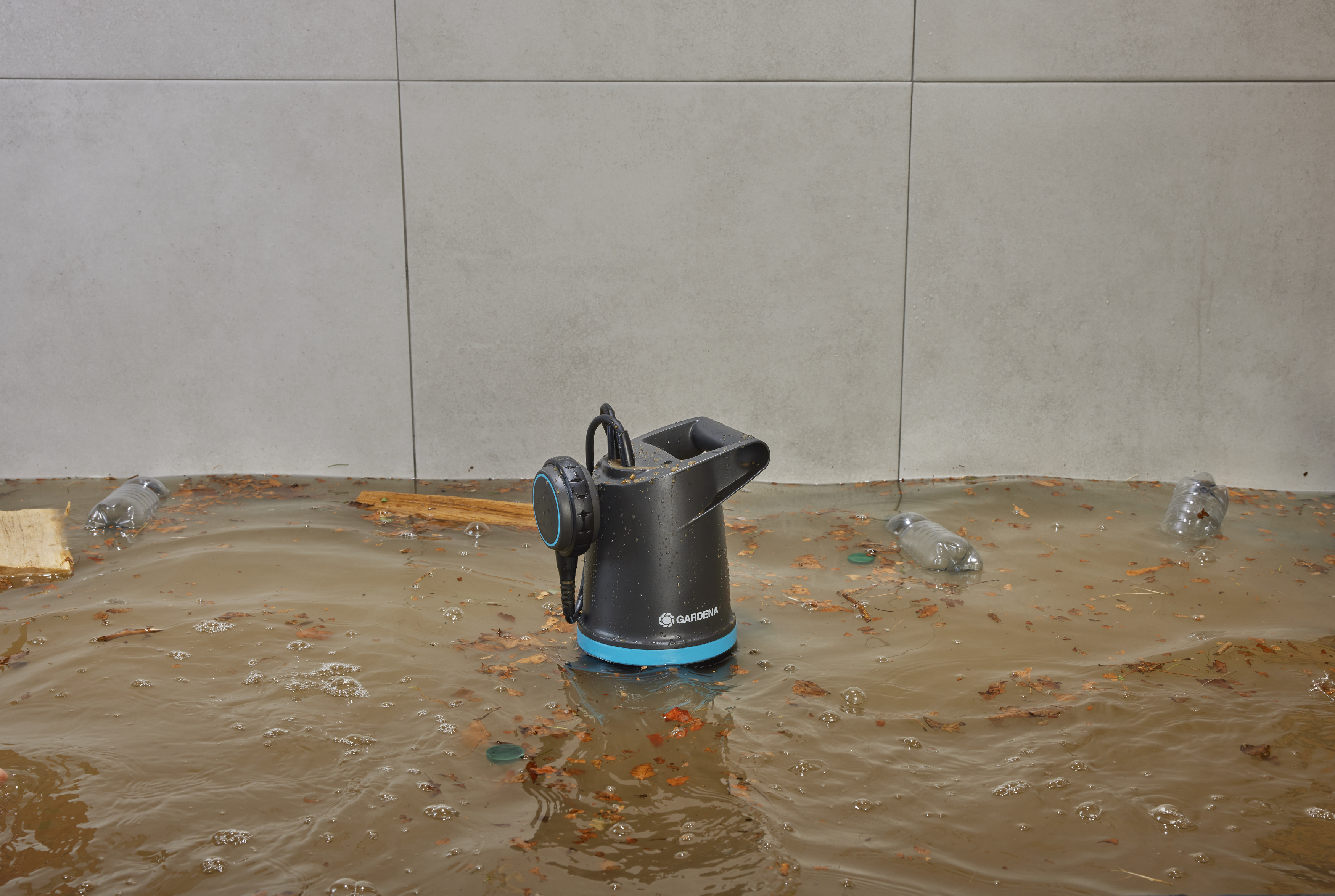 2in1 BASIC mer&uuml;lőszivatty&uacute; szennyezett v&iacute;zhez 20000, 20.000 l/h, &uacute;sz&oacute;kapcsol&oacute;val