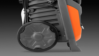 Pressure washer large robust wheels