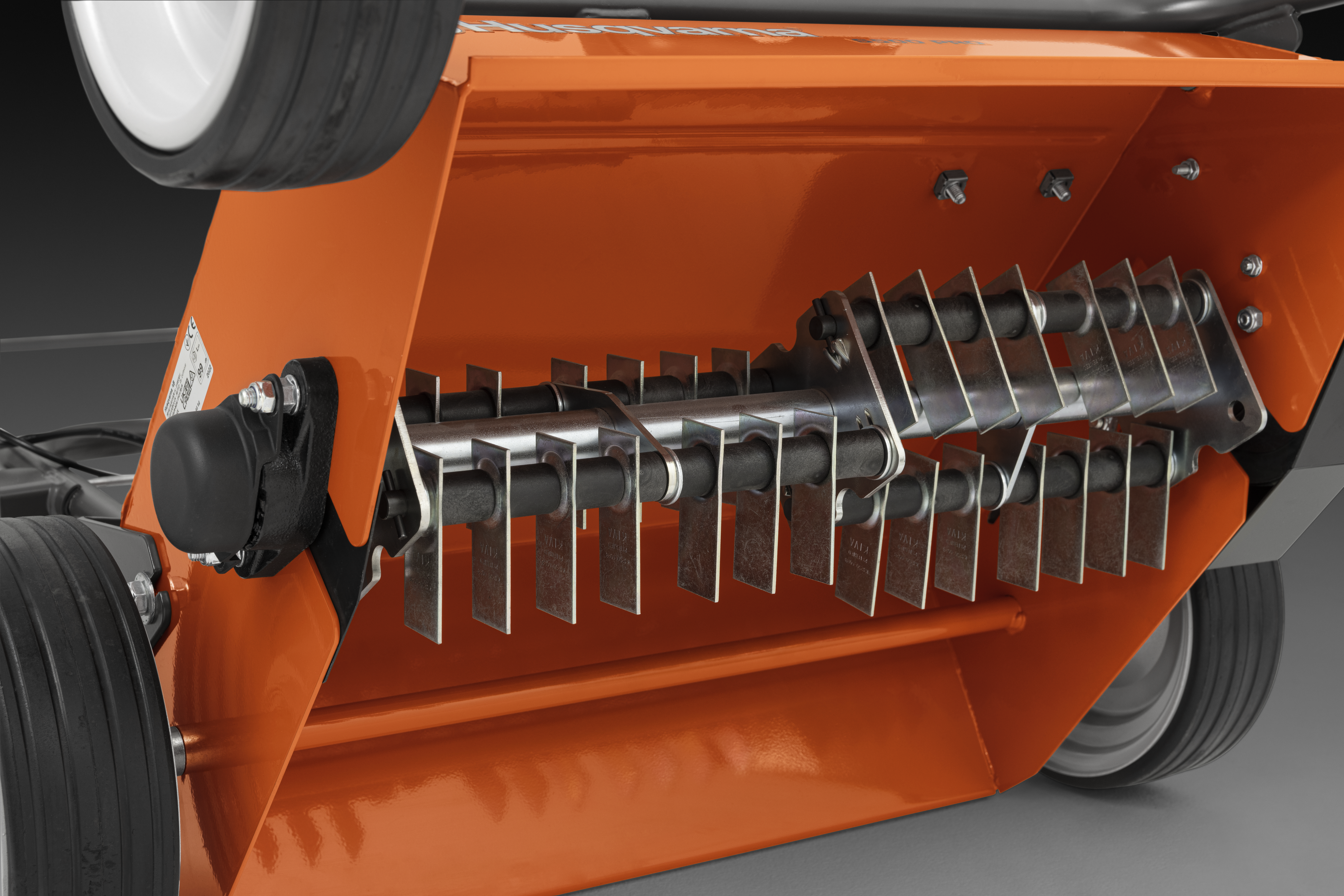 Kogelrotor met vrijzwaaiende messen