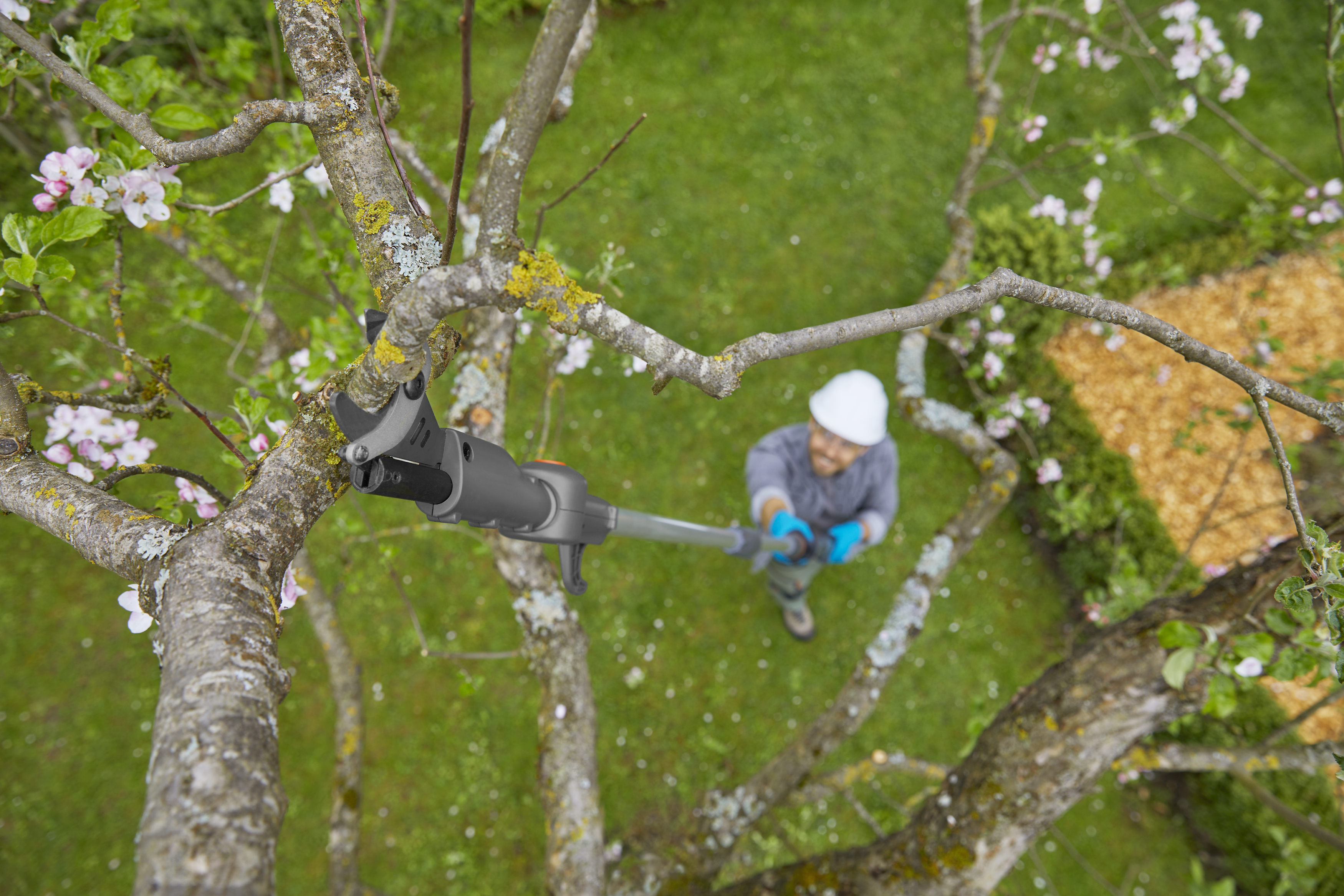 Akumul&aacute;torov&eacute; teleskopick&eacute; nůžky na větve HighCut 360/18V P4A - bez akumul&aacute;toru