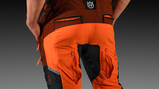 Tuuletusvetoketjut takana, Technical Extreme -housut