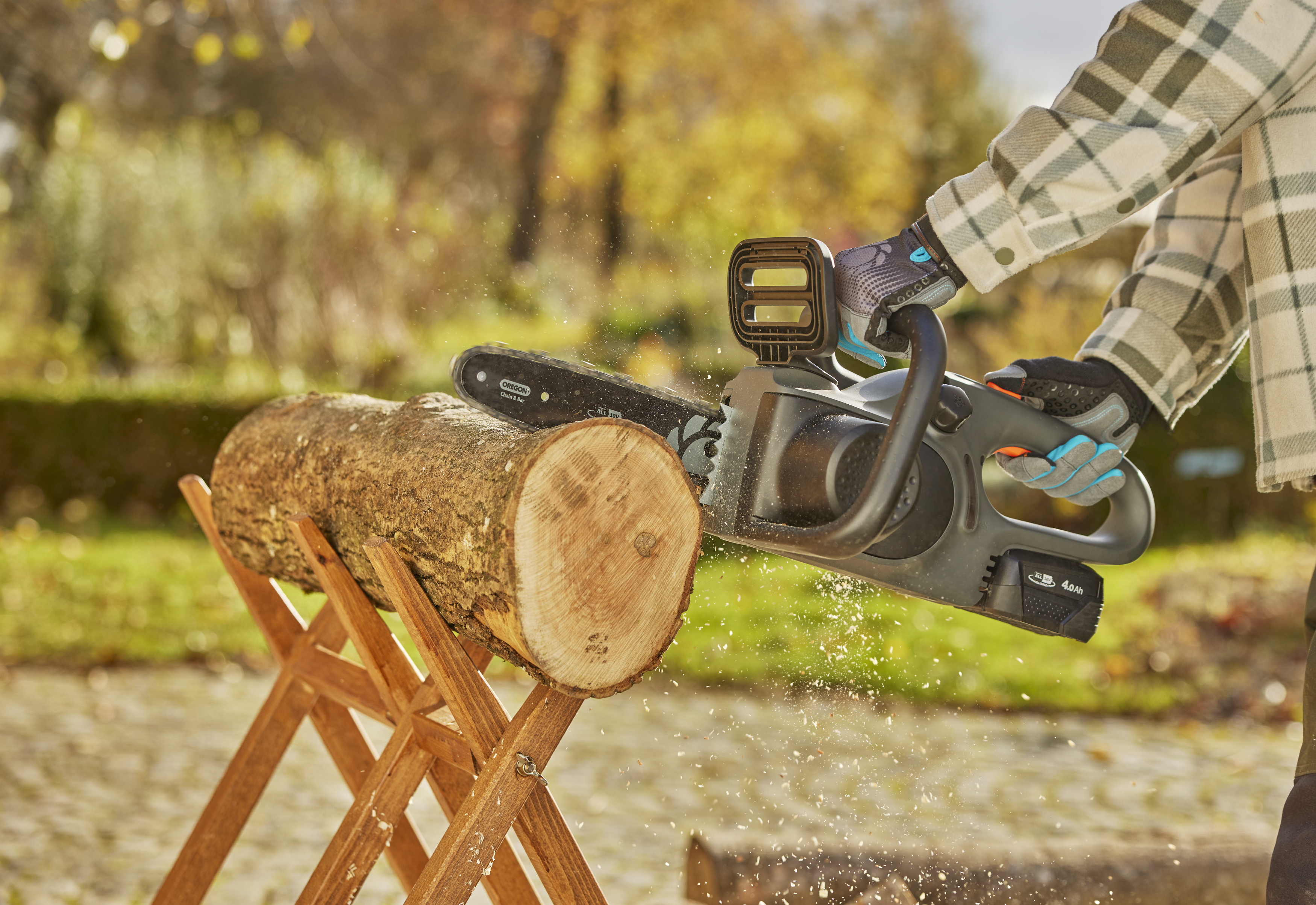 PowerSaw Akkumul&aacute;toros l&aacute;ncfűr&eacute;sz 250/18V akkumul&aacute;torral (4,0 Ah)