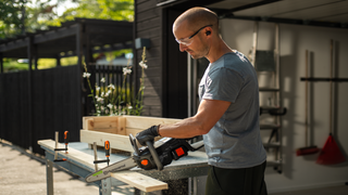 DIY projekt s motorovou pílou Aspire C15X-P4A