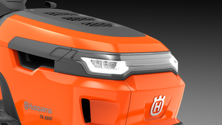 LED světlomety zahradního traktoru