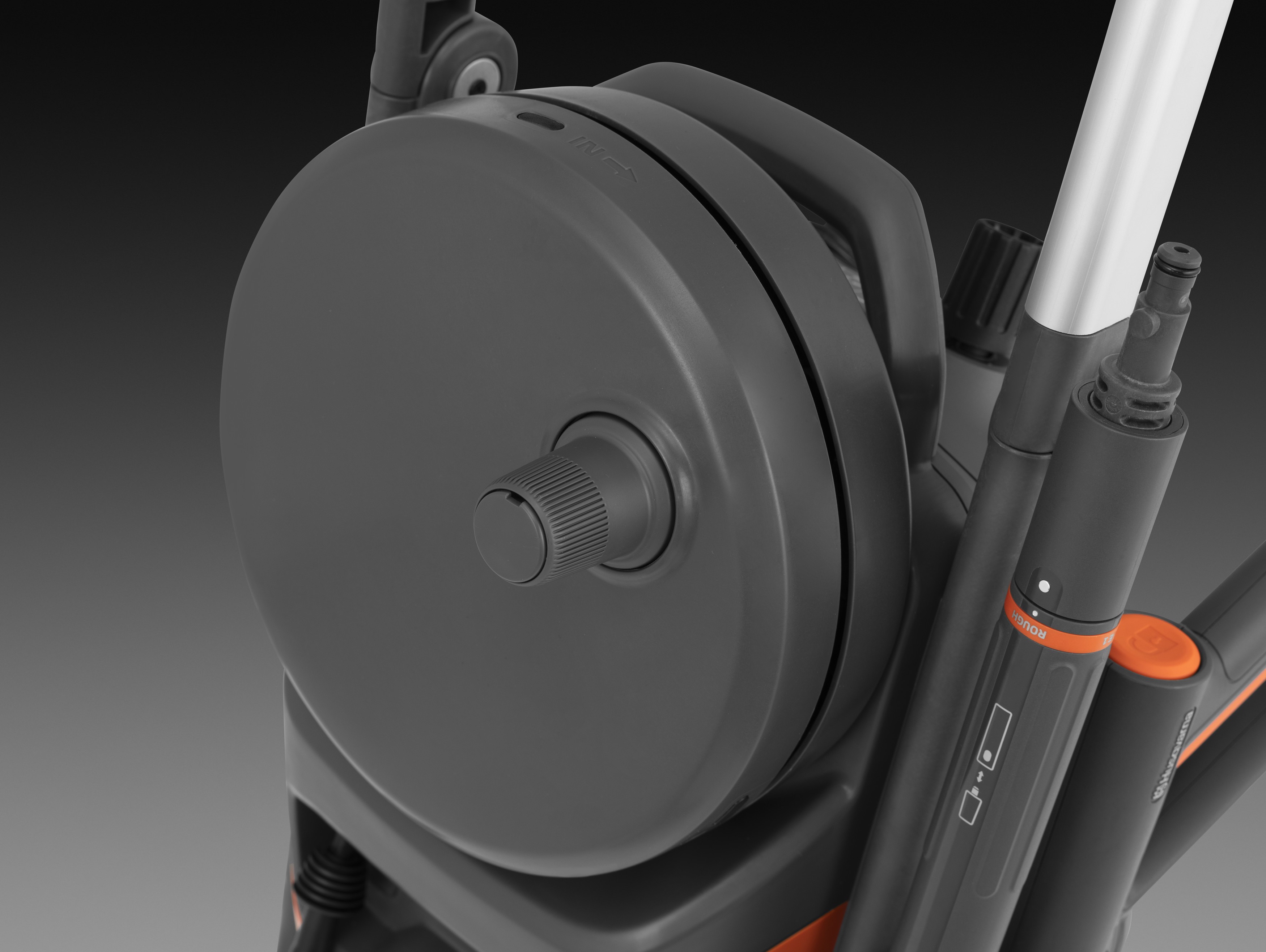 Hose reel with support guide