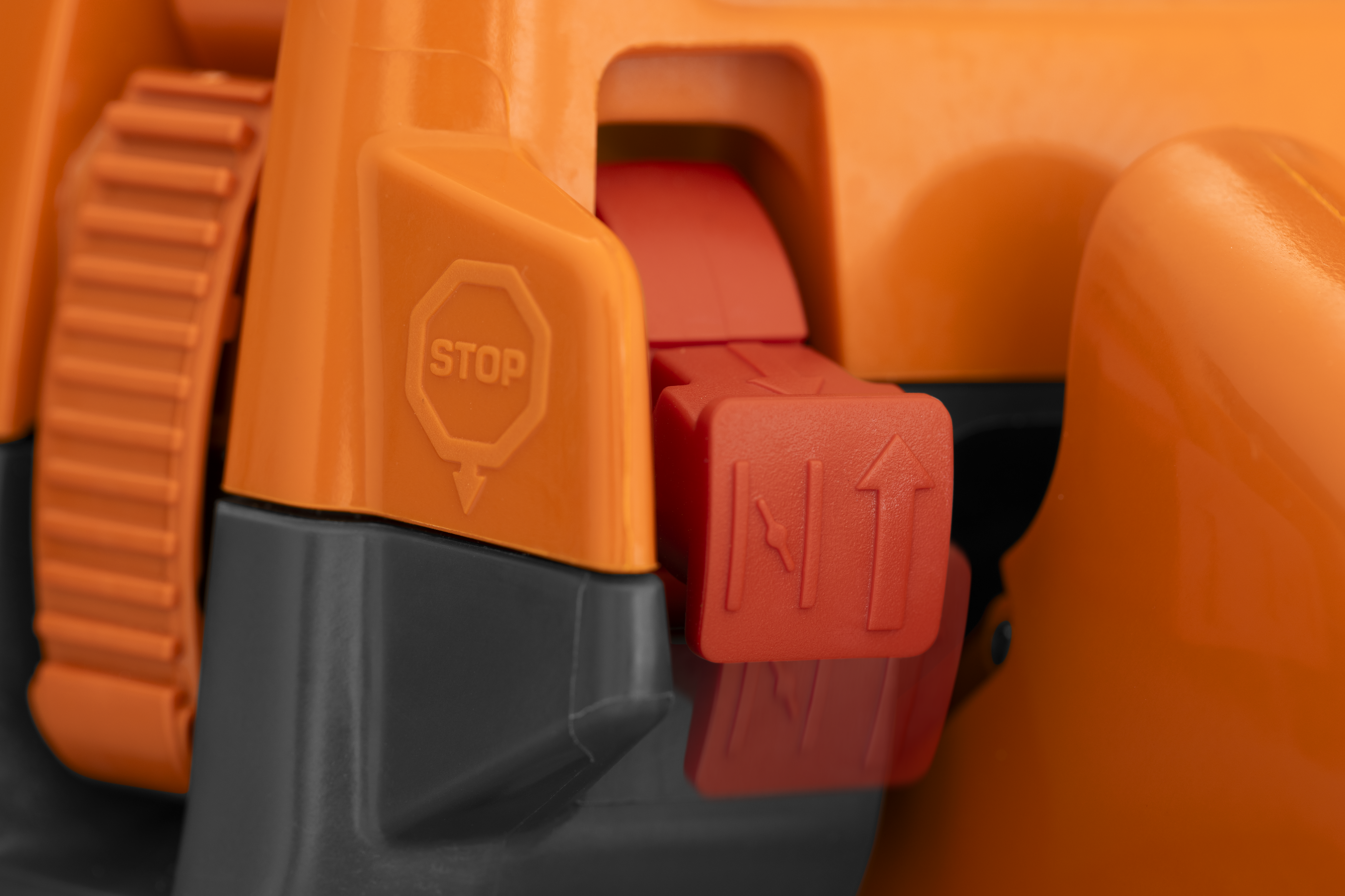 Auto return stop switch